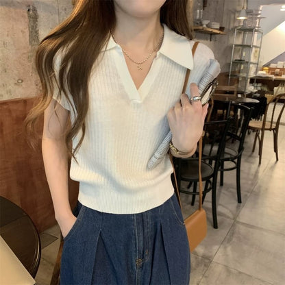 Collared V-Neck Crop Knit Top