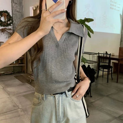 Collared V-Neck Crop Knit Top