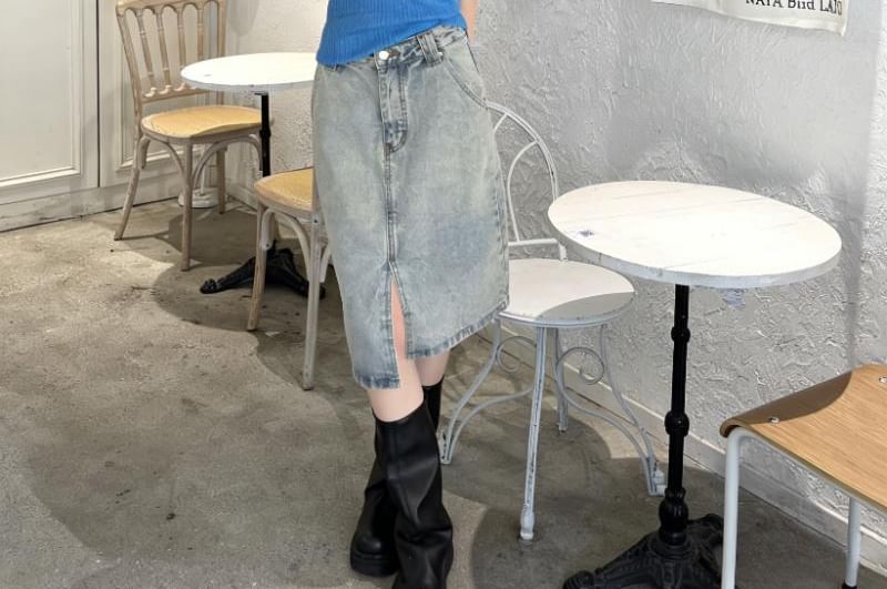 V-Neck Sleeveless Knit Top