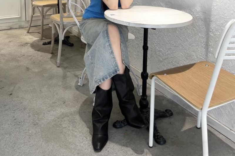 V-Neck Sleeveless Knit Top
