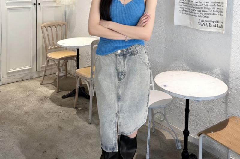 V-Neck Sleeveless Knit Top