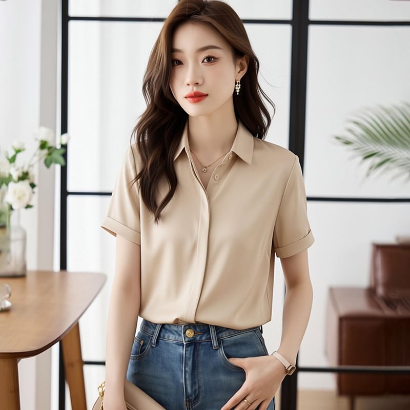 Collared Short Sleeve Button Down Shirt