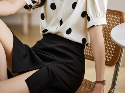 Dotted V-Neck Short Sleeve Blouse