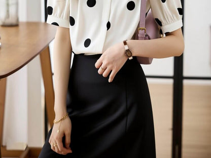 Dotted V-Neck Short Sleeve Blouse