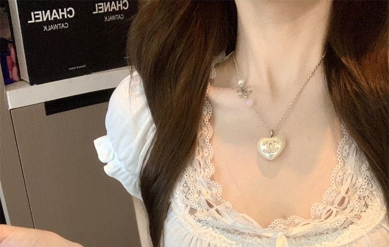 Short-Sleeve Scoop Neck Plain Lace Trim Ruched T-Shirt