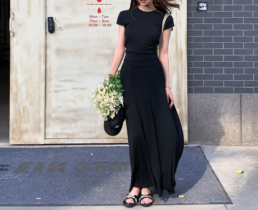 Set: Short Sleeve Crew Neck Plain T-Shirt + High Waist Maxi A-Line Skirt