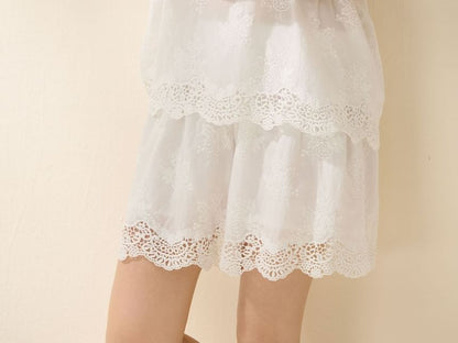 Lace Trim Tank Top / Mid Rise Shorts