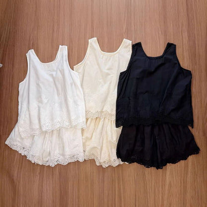 Lace Trim Tank Top / Mid Rise Shorts
