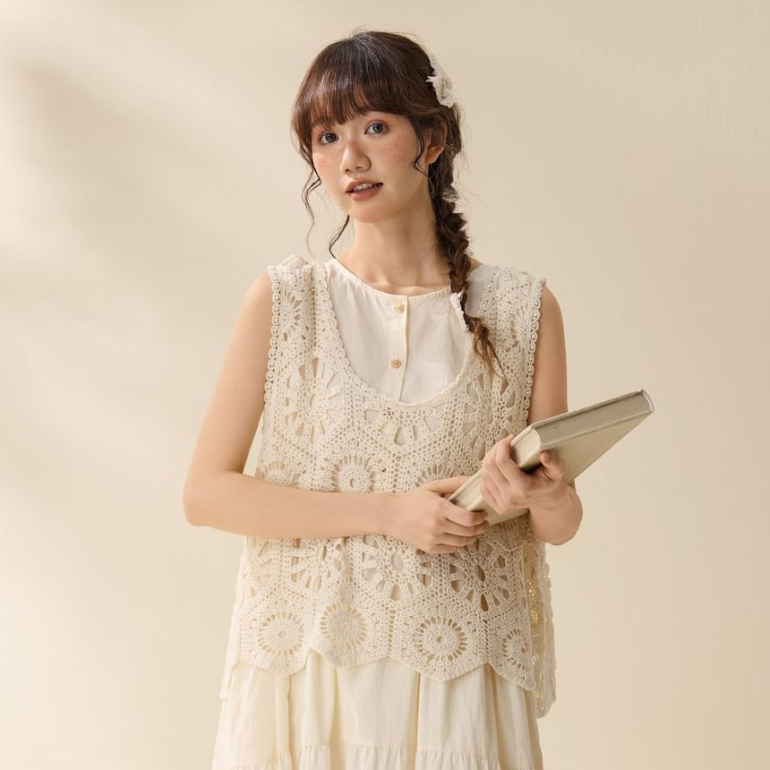 Sleeveless Crochet Lace Top