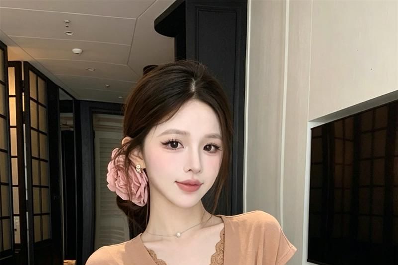 Mock Two-Piece Short-Sleeve V-Neck Lace Panel Ruched Crop T-Shirt