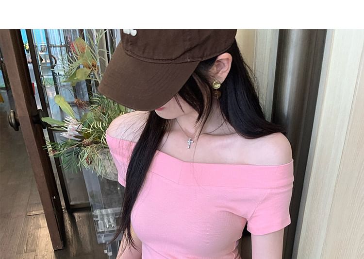 Off Shoulder Short Sleeve Crop Top