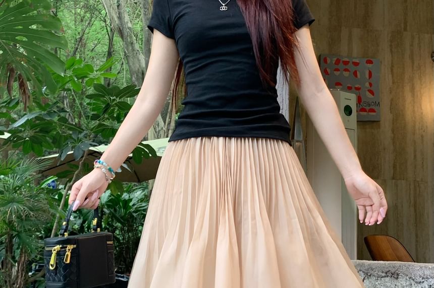 Mid Rise Plain Pleated Midi A-Line Skirt