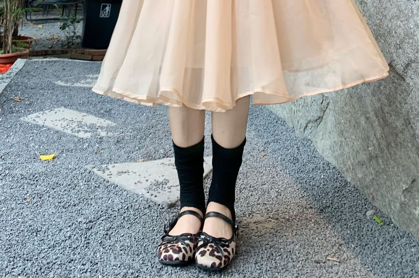 Mid Rise Plain Pleated Midi A-Line Skirt