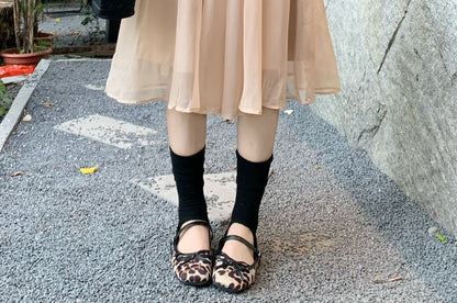 Mid Rise Plain Pleated Midi A-Line Skirt