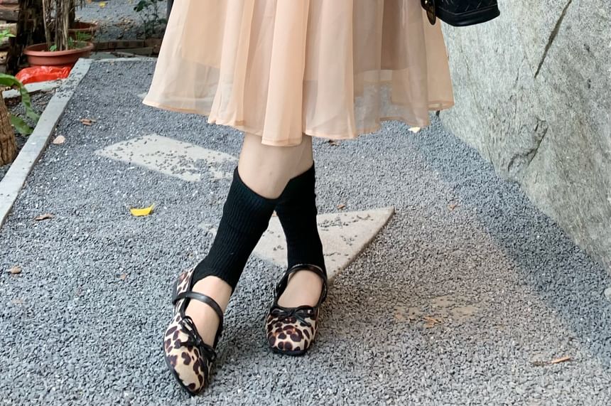 Mid Rise Plain Pleated Midi A-Line Skirt
