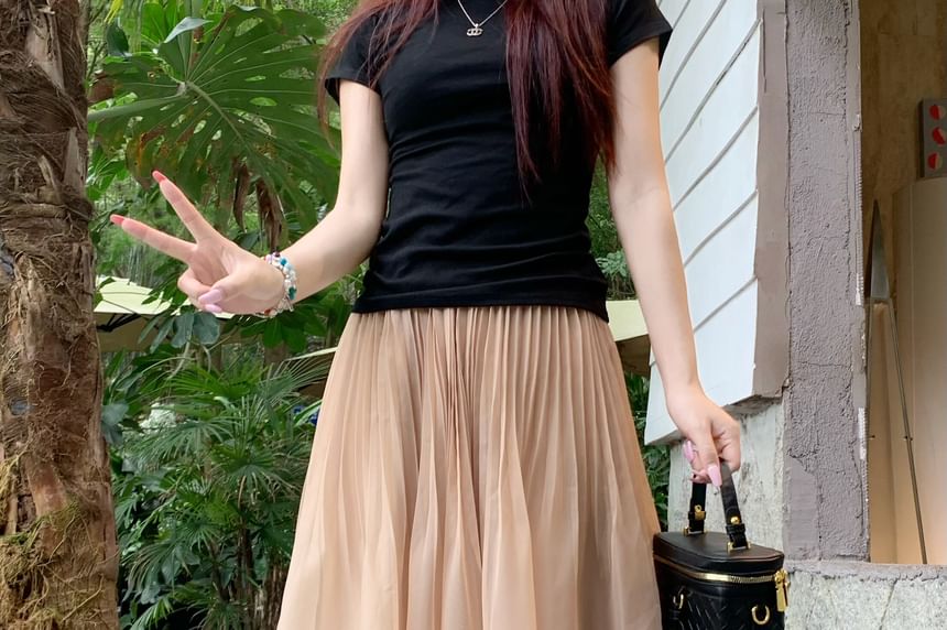 Mid Rise Plain Pleated Midi A-Line Skirt