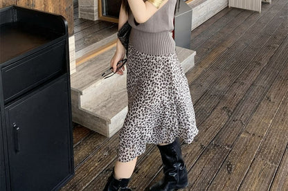 Sleeveless Mock Neck Plain Ribbed Knit Top / Mid Rise Leopard Print Midi A-Line Skirt