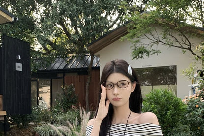Short-Sleeve Off Shoulder Striped T-Shirt / Mid Rise Mini Tiered A-Line Skirt