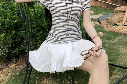 Short-Sleeve Off Shoulder Striped T-Shirt / Mid Rise Mini Tiered A-Line Skirt