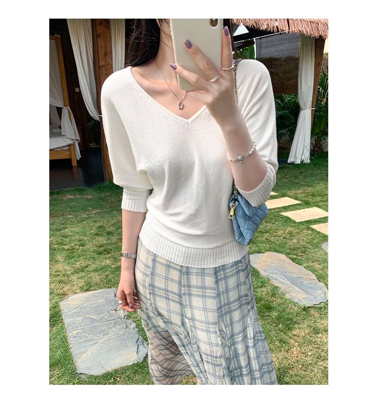 V-Neck Plain Knit Top with Three-Quarter Sleeves