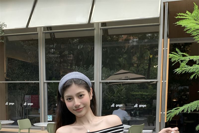 Off-Shoulder Batwing Sleeve T-Shirt