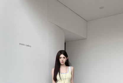 Mock Two-Piece Two Tone Scoop Neck Crop Tank Top