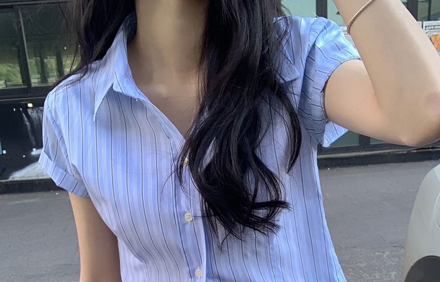 Collared Button Crop Blouse