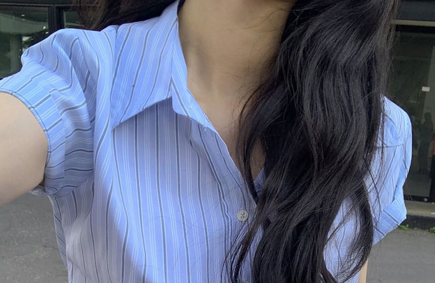 Collared Button Crop Blouse