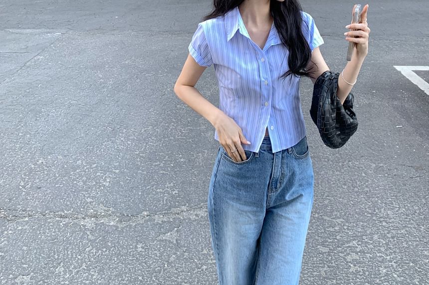 Collared Button Crop Blouse