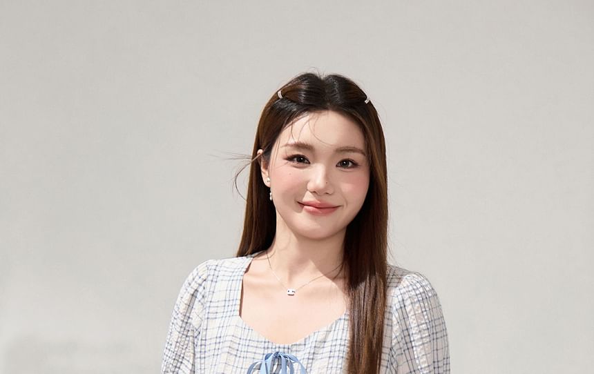 Square Neck Plaid Crop Blouse