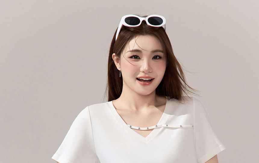 V-Neck Short-Sleeve Tee