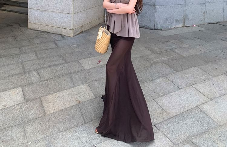 One-Shoulder Plain Knotted Top / Low Rise Midi A-Line Mesh Skirt