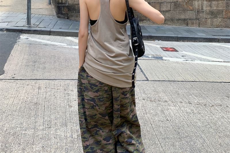 Ruched Plain Tank Top / Low Waist Camouflaged Print Wide Leg Pants