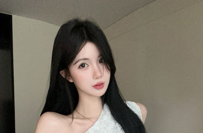 Sleeveless Asymmetrical Lace Crop Top