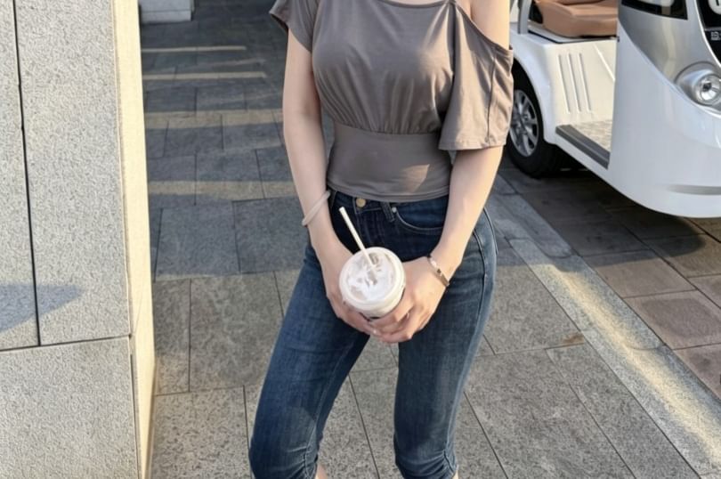 Elbow-Sleeve Cold Shoulder Plain Crop Top