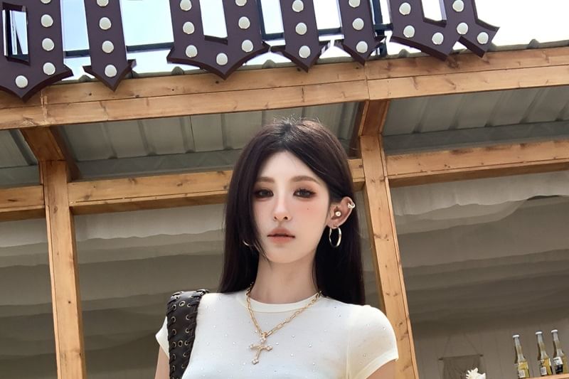 Short-Sleeve Scoop Neck Rhinestone Detail Crop T-Shirt