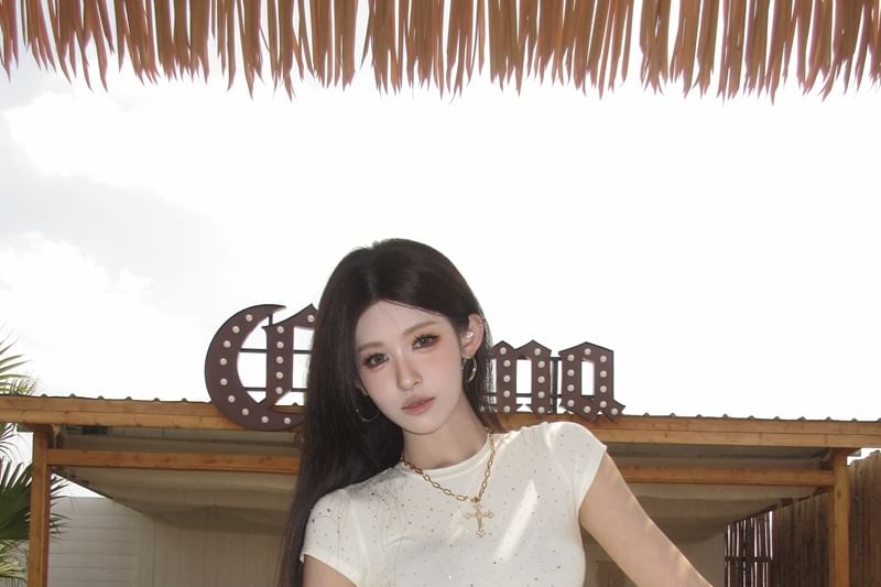 Short-Sleeve Scoop Neck Rhinestone Detail Crop T-Shirt