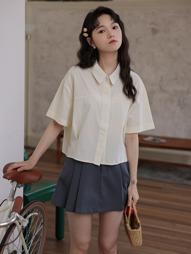 Short-Sleeve Collared Plain Button Up Crop Shirt