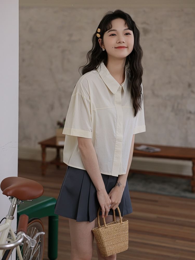 Short-Sleeve Collared Plain Button Up Crop Shirt