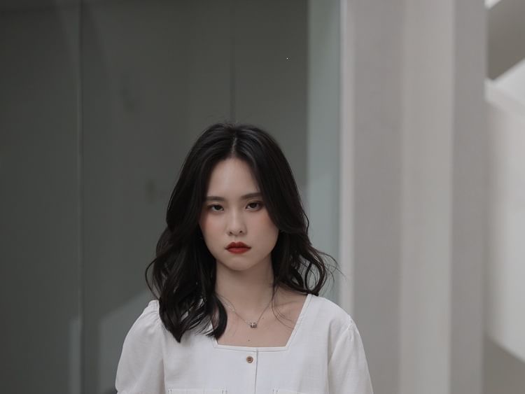Short-Sleeve Square Neck Plain Button Up Blouse