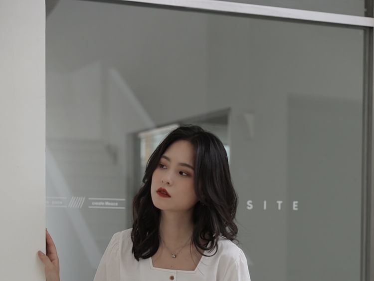 Short-Sleeve Square Neck Plain Button Up Blouse