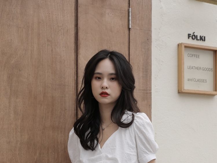 Short-Sleeve V-Neck Plain Ruched Blouse