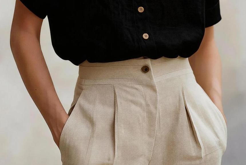 Short Sleeve Band Collar Blouse