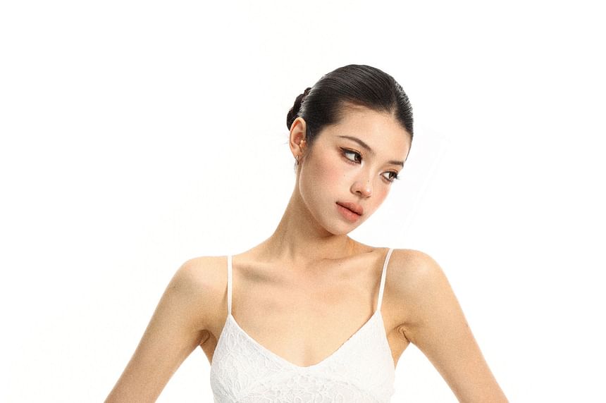 V-Neck Ruched Lace Slim Fit Crop Camisole