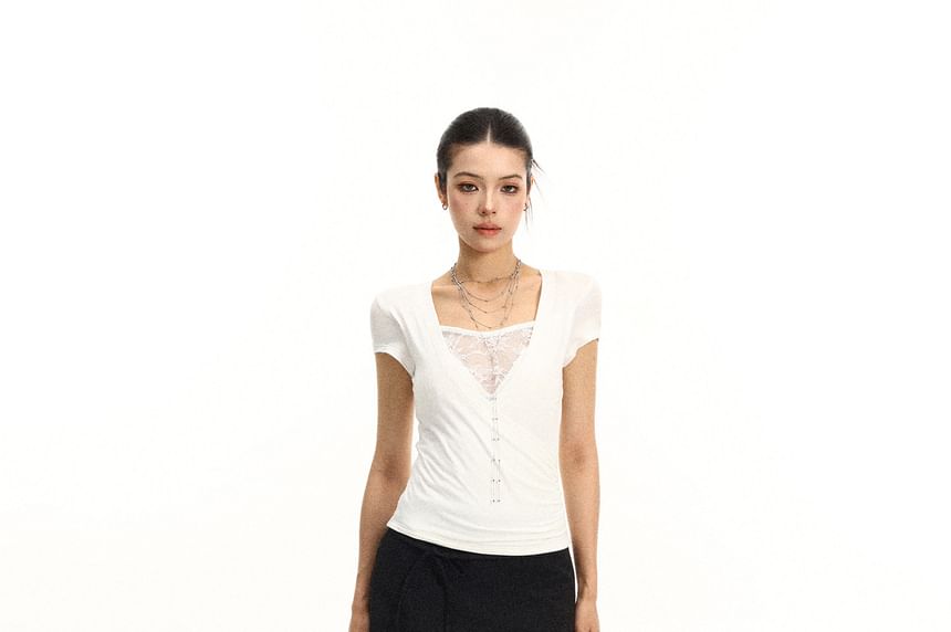 Mock Two Piece V-Neck Lace Panel Ruched Slim Fit Tee