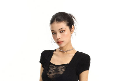 Mock Two Piece V-Neck Lace Panel Ruched Slim Fit Tee