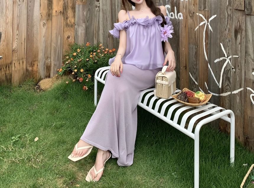 Short-Sleeve Off-Shoulder Plain Ruffle Blouse / High Waist Knit Midi Pencil Skirt