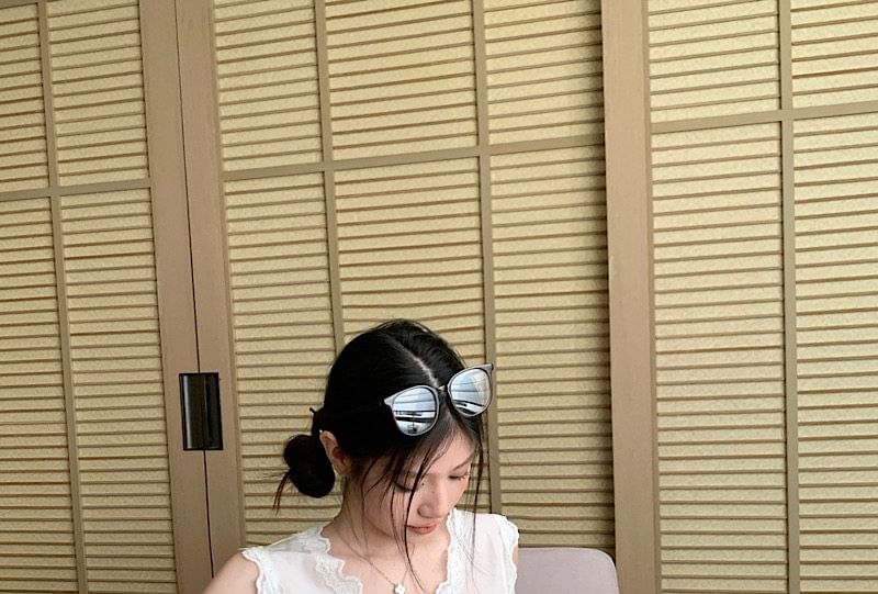 V-Neck Sleeveless Lace Trim Blouse