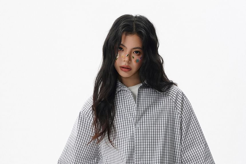 Oversized Plaid Collared Short Sleeve Shirt