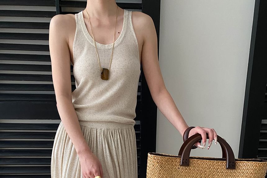 Set: Sleeveless Scoop Neck Knit Top + Pleated Maxi A-Line Skirt